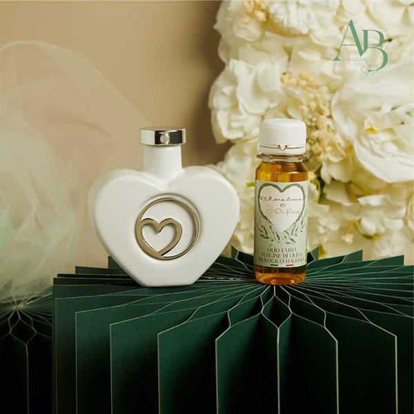 Oliera cuore Claraluna in porcellana con applicazione cuore silver con olio