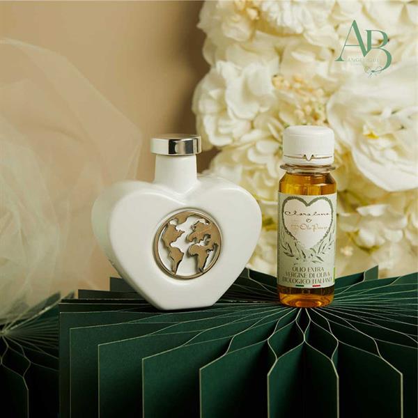 Oliera cuore Claraluna in porcellana con applicazione cuore silver con olio