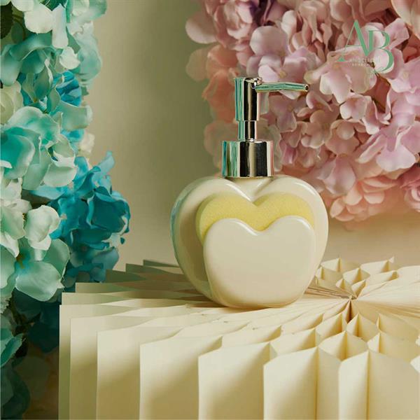 Dispenser Claraluna per sapone in porcellana bianco con spugna a cuore