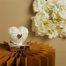 Cuore Claraluna in gesso su base silver con applicazione cuore