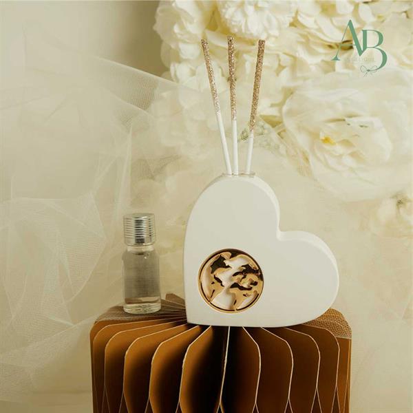 Diffusore cuore Claraluna in gesso con mondo oro