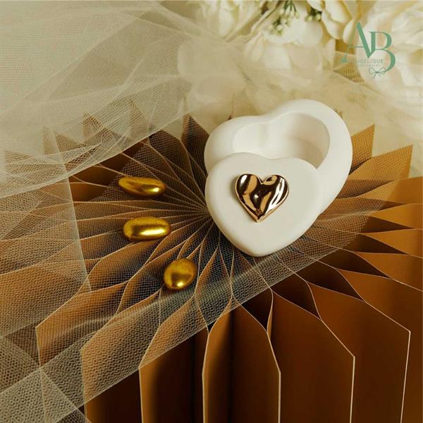 Scatolina cuore Claraluna in gesso con applicazione oro