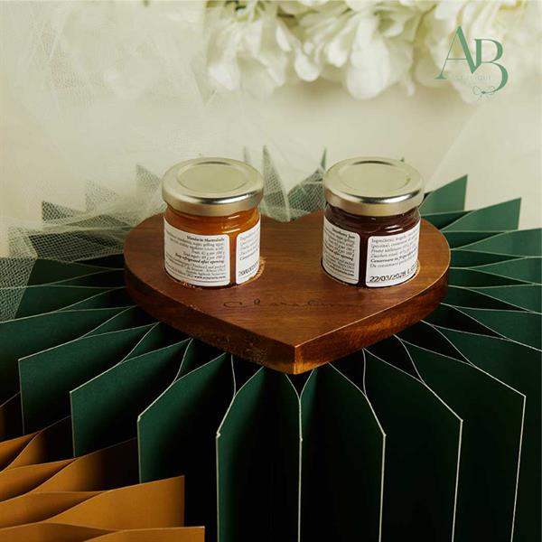 Vassoio Claraluna in acacia con set marmellate frutti di bosco e albicocca