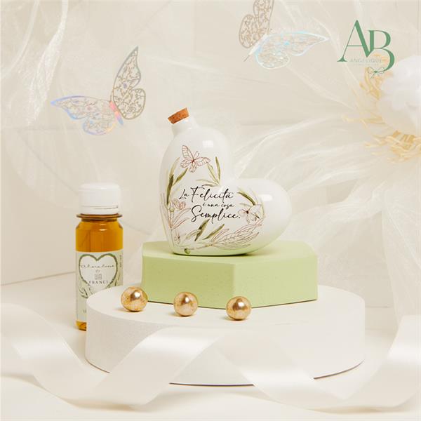 Oliera Claraluna piccola in porcellana a forma di cuore con olio 60 ml