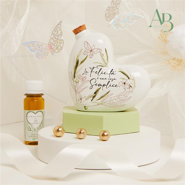 Oliera Claraluna grande in porcellana a forma di cuore con olio 60 ml