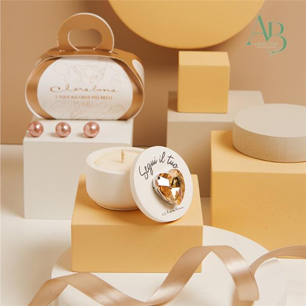 Scatolina Claraluna diametro 6x4 cm con cuore oro e candela