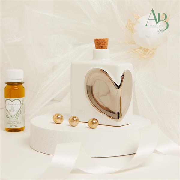 Oliera Claraluna in porcellana con cuore silver con olio 60 ml, capacità 200 ml