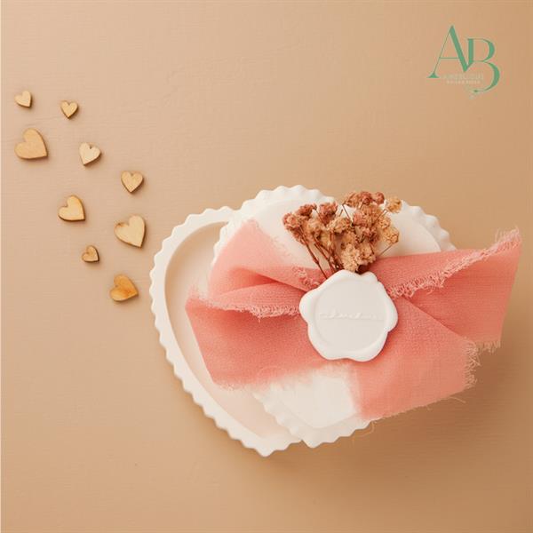 Scatolina in gesso Claraluna con fiocco chiffon colore rosa e ceralacca