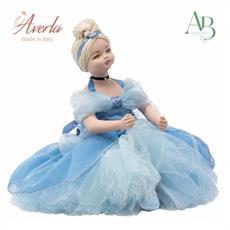 Principessa Cindry Averla in porcellana di capodimonte 19xh.24cm con scatola regalo