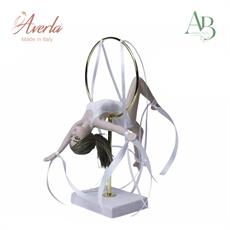 Ginnasta Averla in porcellana di capodimonte posizione curvata nel cerchio 16xh.21cm con scatola regalo